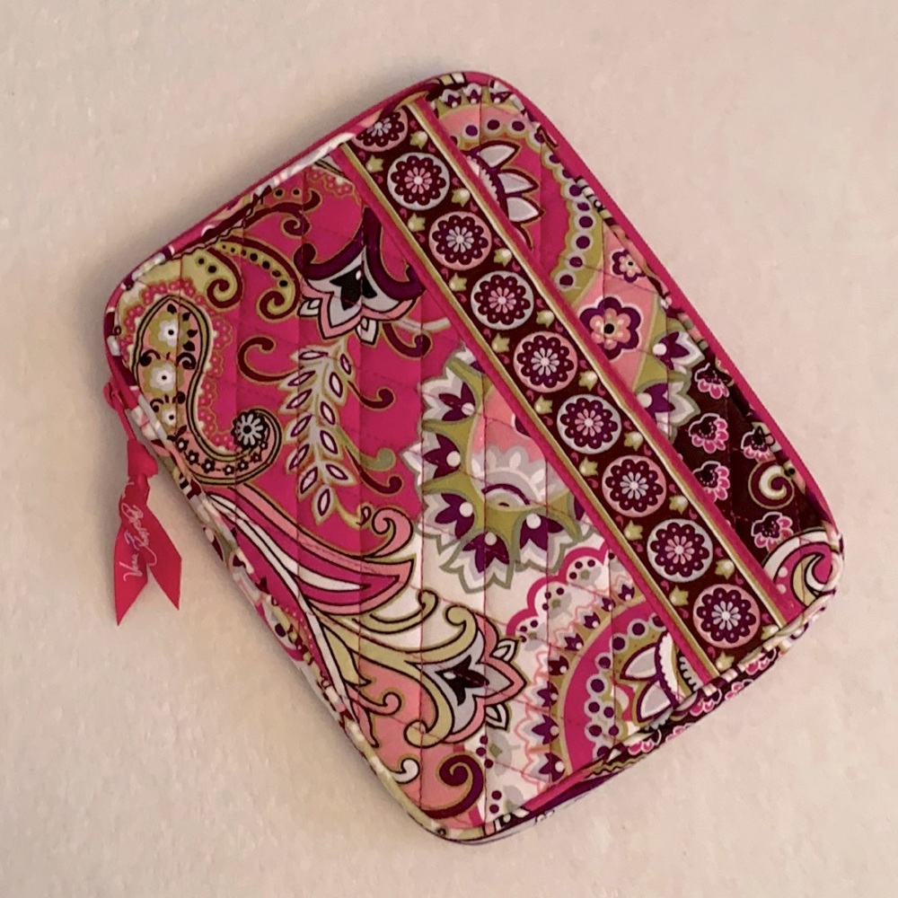 {VB} Vera Bradley | Very Berry Paisley Quilted E-Reader Sleeve Case (11485-063)